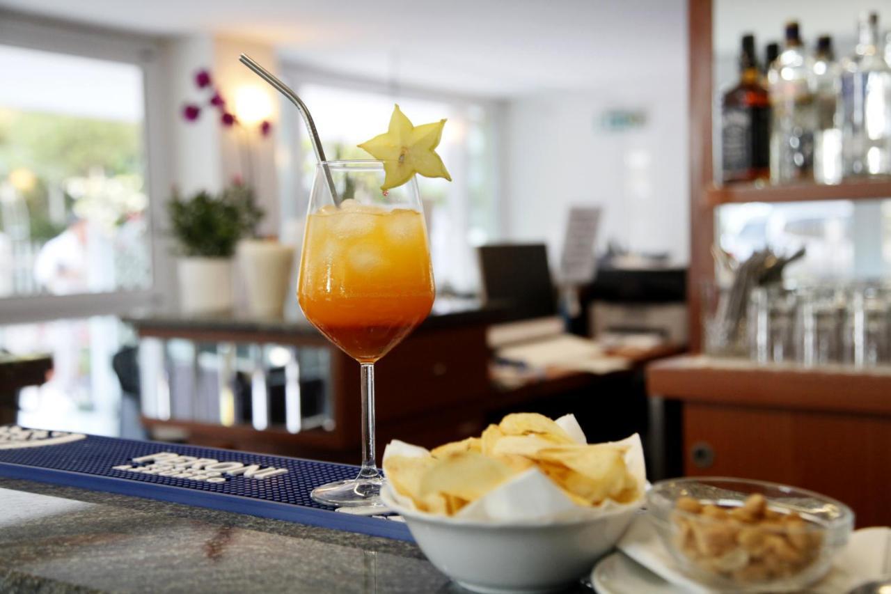 Hotel Alfa Anche In All Inclusive ริมินี ภายนอก รูปภาพ