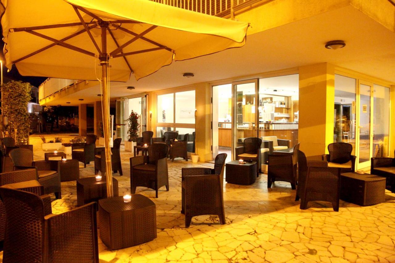 Hotel Alfa Anche In All Inclusive ริมินี ภายนอก รูปภาพ