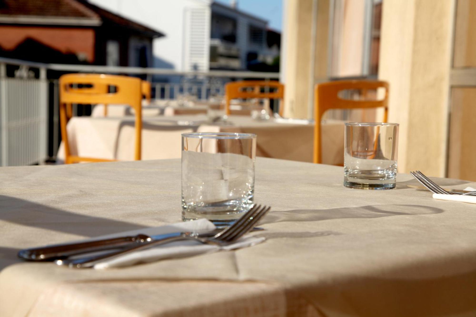 Hotel Alfa Anche In All Inclusive ริมินี ภายนอก รูปภาพ